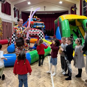 Book a balloon artist for your party in London